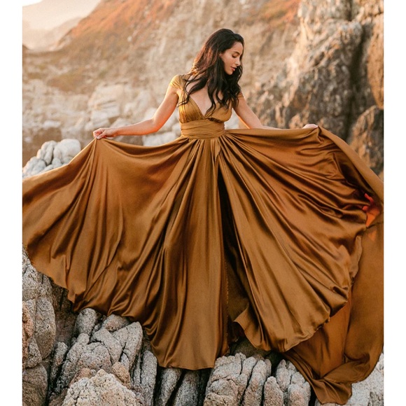 Joyfolie June impact “Honey” Backless Dress - Picture 1 of 3